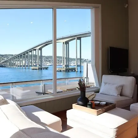 Panoramic Harbour View Apartment